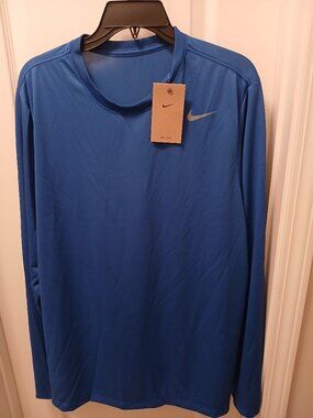 Nike The Nike Tee Men's Long Sleeve Crew Neck T-Shirt XL Lightweight Logo NWT
